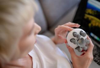 Immagine prodotto Humanas Massaggiatore per il contorno occhi Luminova con funzione idratante - bianco