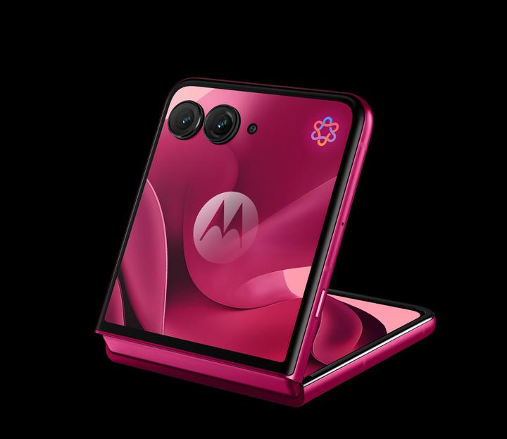 Actual product image Motorola Razr 60 Ultra (512 GB, Pantone Cabaret, 6.96", SIM + eSIM, 50 Mpx, 5G)