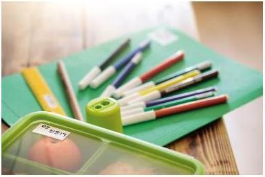 Actual product image Avery Universal labels