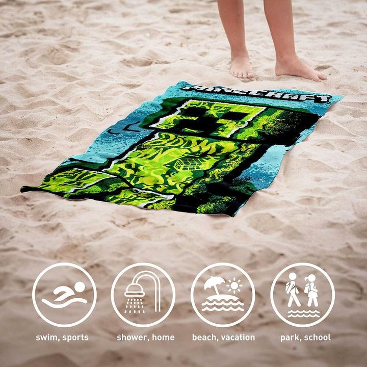 Actual product image Cerdá Minecraft Towel Premium Creeper 70 x 140 cm (70 x 140 cm)
