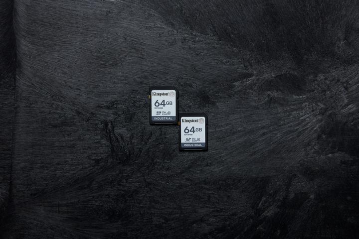 Actual product image Kingston Card Ind. SD +ADP 64GB pSLC (64 GB, SDXC, U3, UHS-I)