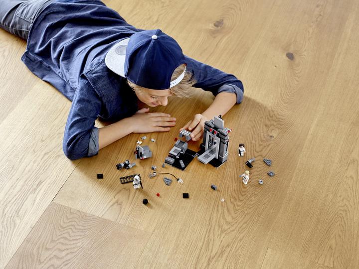 Actual product image LEGO Escape from the Death Star (75229, LEGO Star Wars)