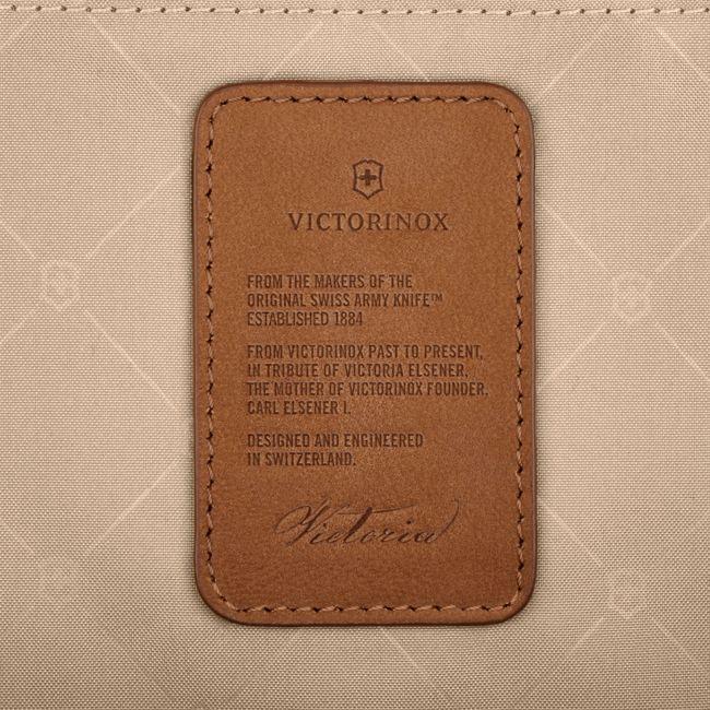 Actual product image Victorinox Victoria Signature, Beauty Case, Midnight Blue (6 l)