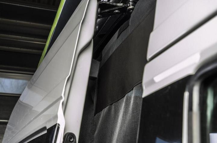 Actual product image VanQuito Mosquito net with sliding doors, right