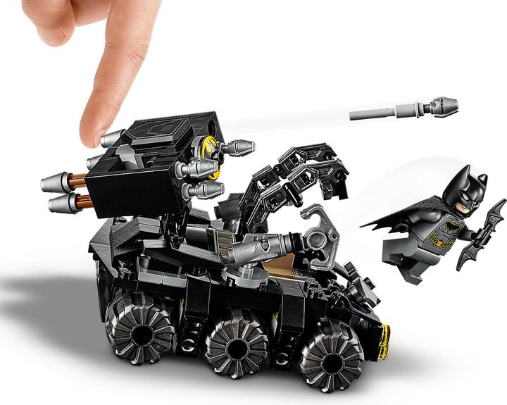 Actual product image LEGO Clayface: Invasion of the Bat Cave (76122, LEGO DC)