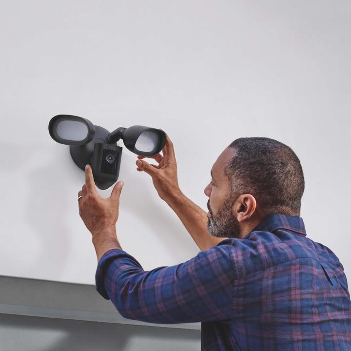 Image du produit Ring Floodlight Cam Wired Pro (1920 x 1080 Pixels)
