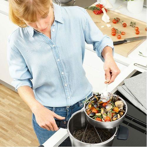 Actual product image Fissler Premium pressure cooker (26 cm, Steam cooker, Stainless steel)