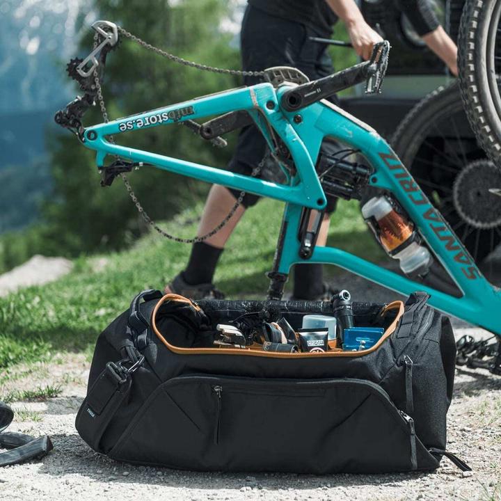 Actual product image Thule 5175 Roudtrip Bike Duffel 55L Hazy Green (55 l)