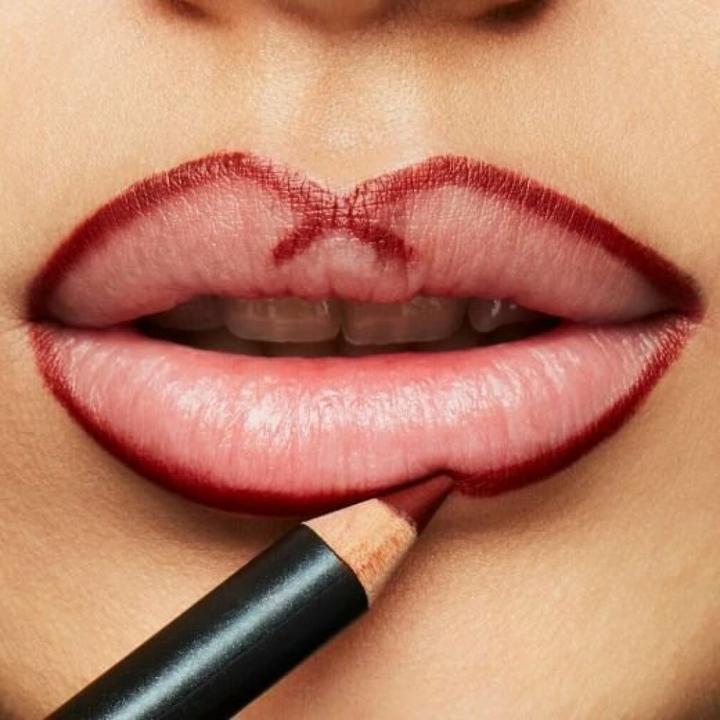 Immagine prodotto MAC Cosmetics Matita labbra Soar (Salire vertiginosamente)