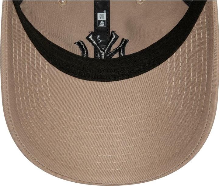 Actual product image New Era 9Twenty Casual New York Yankees Ash Brown