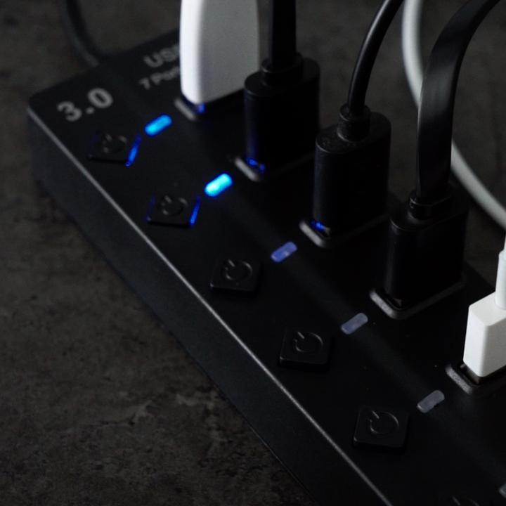 Image du produit Apfelkiste USB 3.0 Hub Adapter mit USB Port Steuerung Tastenschalter 5GB/s, 7 Ports (USB-A, 7 Ports)