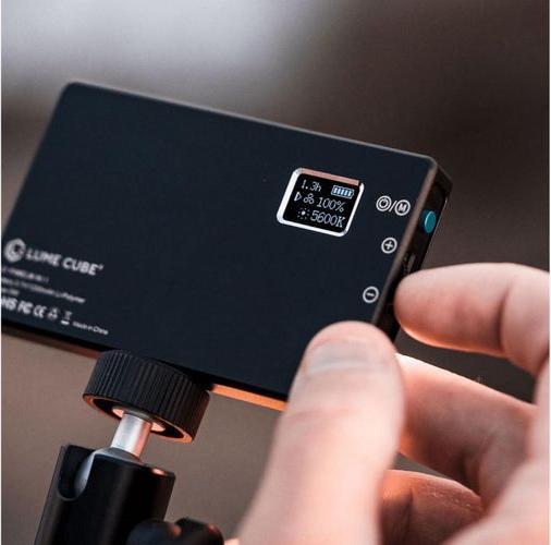 Produktbild Lume Cube Panel Mini mit DSLR-Mount (Videoleuchte)