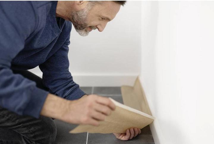 Actual product image tesa EASY COVER Malerfolie UNIVERSAL, aus Papier, Refill Nachfüllrolle (180 mm)