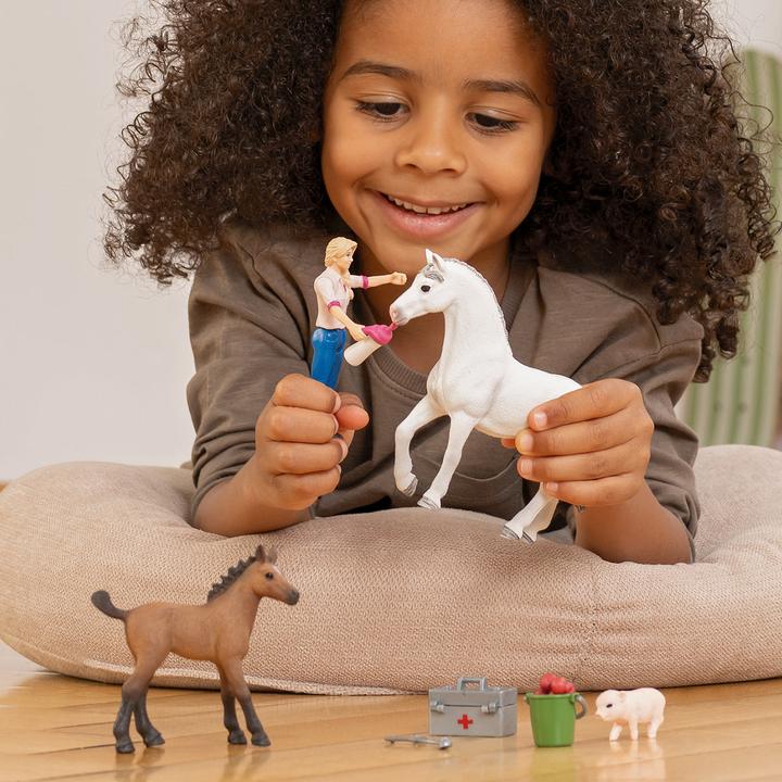 Actual product image Schleich Vet visits Merrie and Veulen
