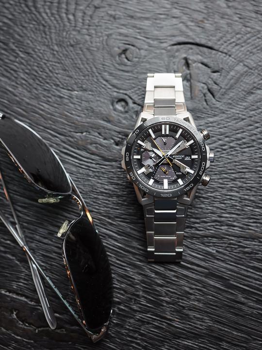 Image du produit Casio Edifice EQB-2000DB-1AER (Montre analogique, Chronographe, 48 mm)