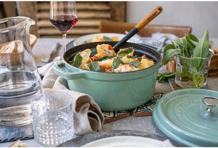 Image du produit Staub Cocotte 26 cm, ronde, sauge, fonte (26 cm, Cocotte + faitout, Fonte)