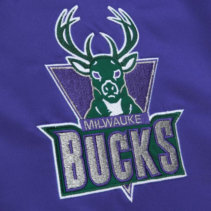 Actual product image Mitchell & Ness M&N Heavyweight Satin Jacket NBA Milwaukee Bucks - M (M)