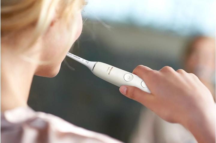 Produktbild Philips Sonicare Diamond Clean 9000 & Cordless Power Flosser 3000 (Schallzahnbürste)