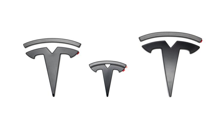 Actual product image Made4EV Logo Embleme in Schwarz für das Tesla Model 3