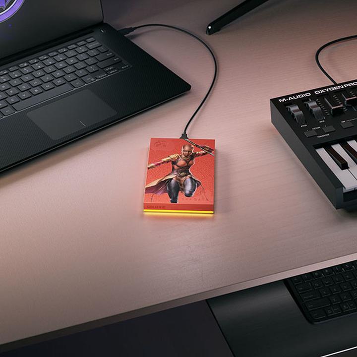 Produktbild Seagate FireCuda Gaming Hard Drive 2TB USB 3.0 Okoye Special Edition (2 TB)