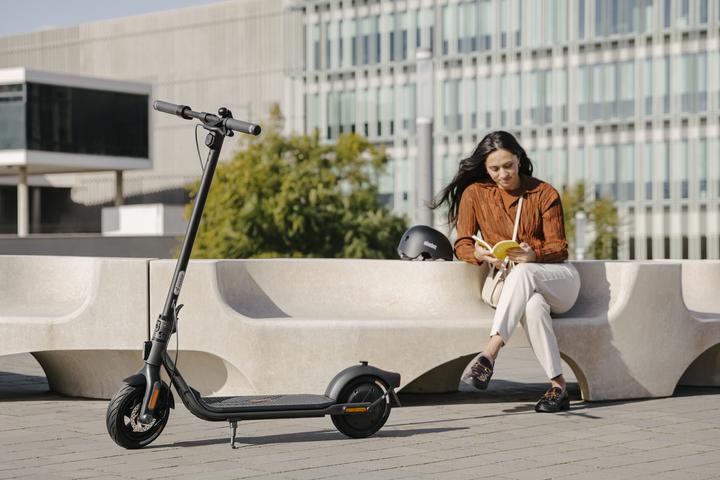 Immagine prodotto Segway-Ninebot F2 D (20 km/h, 40.40 km, 400 W)