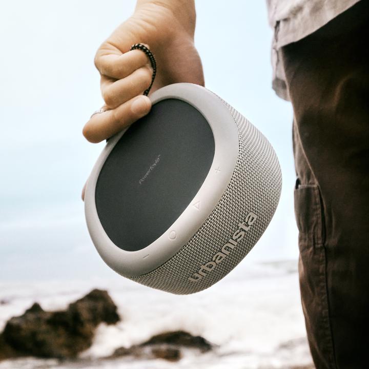 Image du produit Urbanista Malibu Desert Gray Enceinte portable Bluetooth avec panneau solaire (24 h, Panneau solaire)