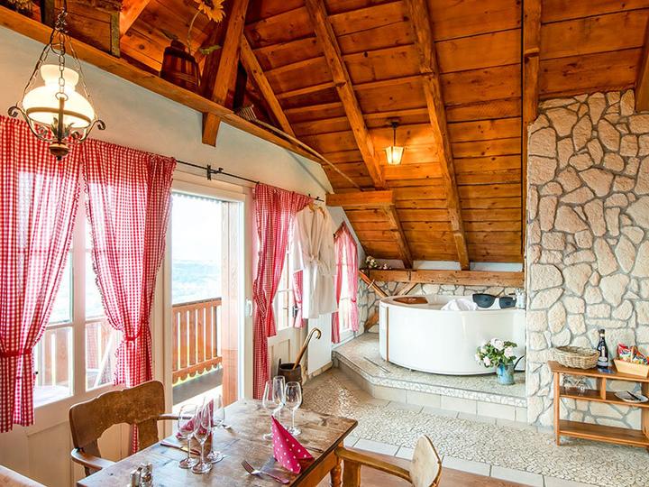 Immagine prodotto Smartbox 1 notte romantica in suite in uno chalet con souper e spa privata vicino al lago di Thoune (2 pers.)