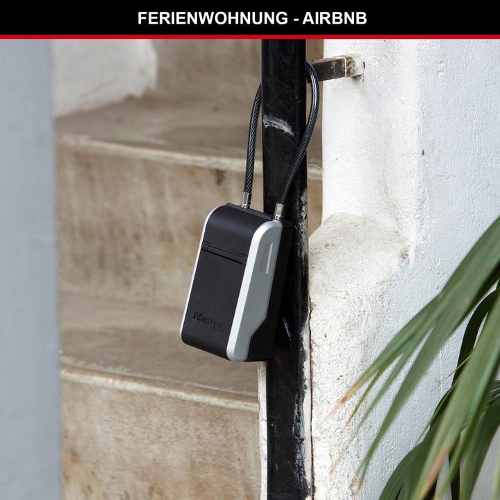 Actual product image Master Lock Key box with removable bracket 5482EURD