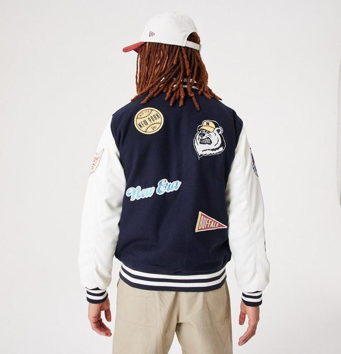 Produktbild New Era Varsity College Jacke - Heritage All Over Patch - XX (XXL)