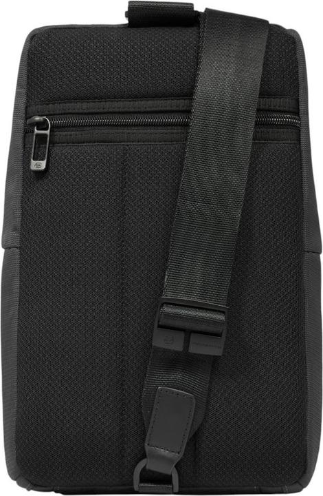 Immagine prodotto Piquadro Umhängetasche aus recyceltem Stoff und Leder