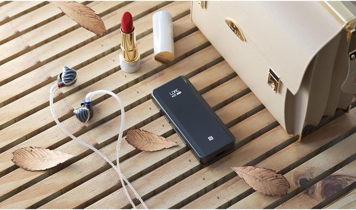 Actual product image FiiO BTR5 2021 USB-C and Lightning (USB-DAC, gain switch, Microphones, Bluetooth)
