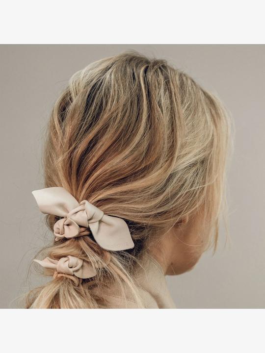 Image du produit Corinne World - Leather Bow Big Hair Tie Cream (Élastiques à cheveux)