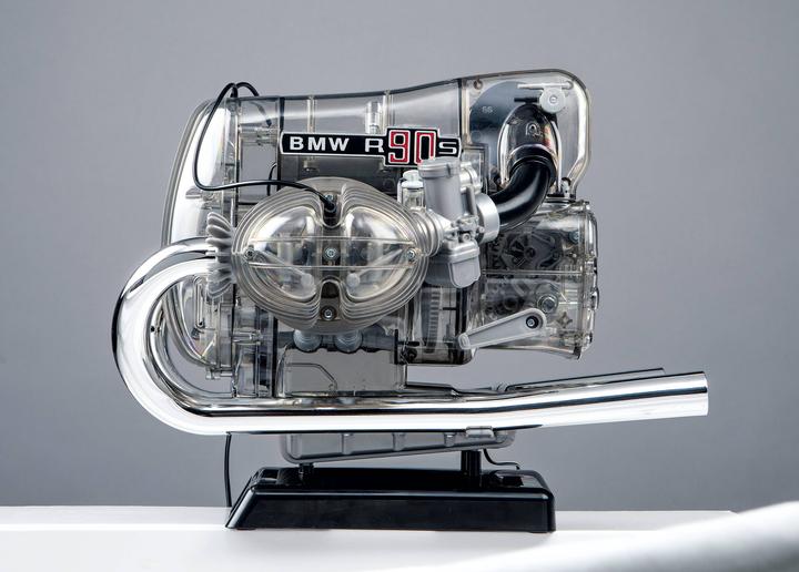 Actual product image Franzis BMW 90 Boxermotor