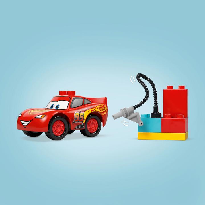 Actual product image LEGO McQueens Besuch in Docs Werkstatt (10456)