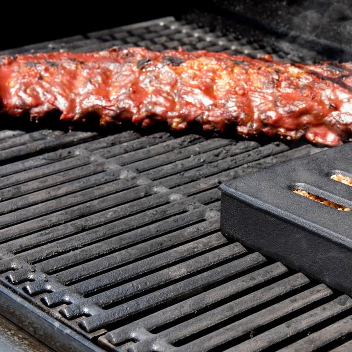 Actual product image Char Broil Cast iron smoking box