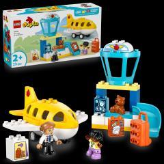 Actual product image LEGO Erster Besuch im Flughafen (10443)