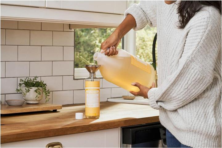 Actual product image Dr. Bronner's 18-in-1 Citrus-Orange (Liquid soap, 3800 ml)