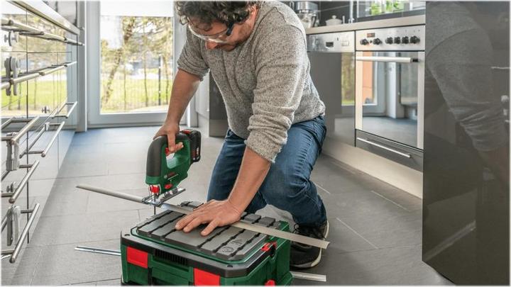Actual product image Bosch Home & Garden UniversalSaw 18V-100