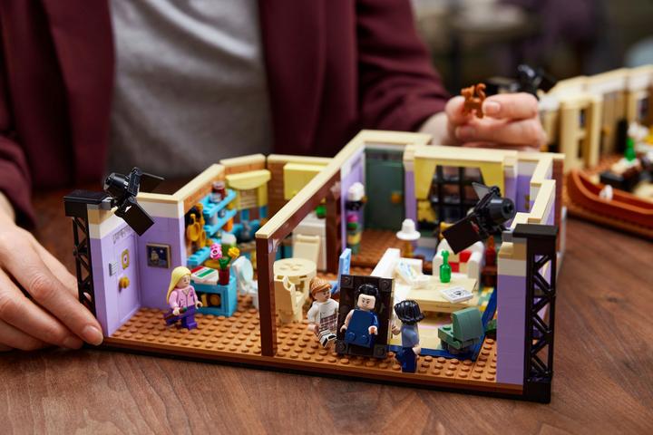 Actual product image LEGO Friends Apartments (10292, LEGO Friends, LEGO Rare Sets)