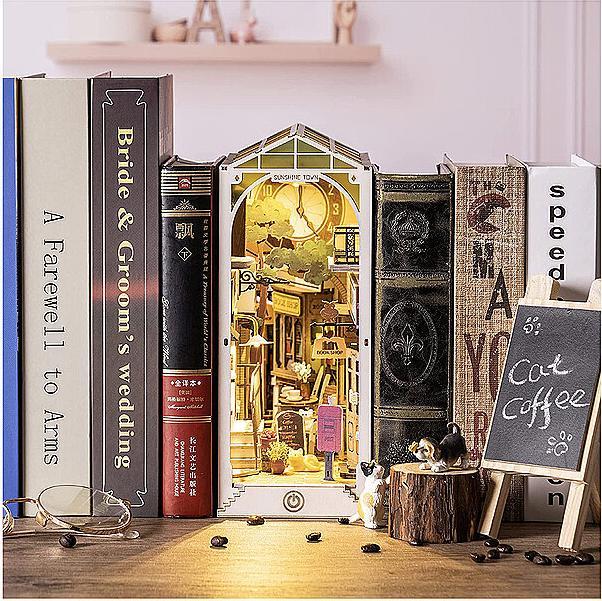 Actual product image Robotime Sunshine Town