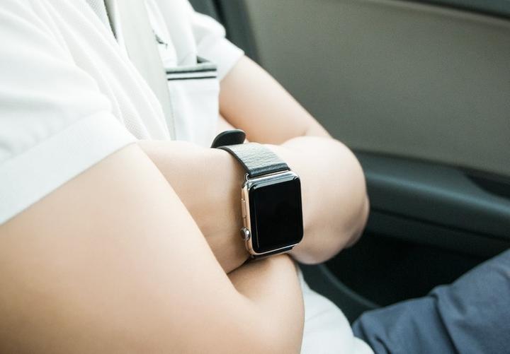 Produktbild Hermex Apple Watch 40mm / 38mm HOCO Echtleder Armband Band mit Adapter SCHWARZ