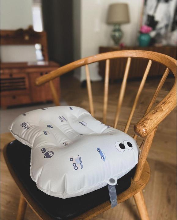 Actual product image Noui Noui Little Wheels booster seat