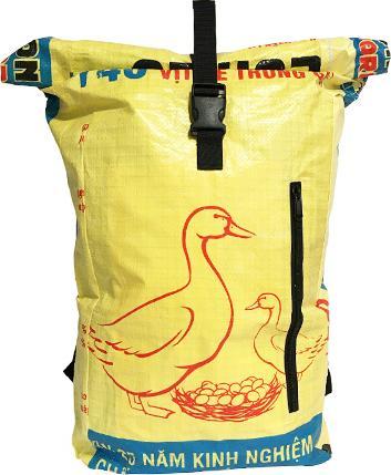 Bekos Upcycling - Kurierrucksack aus recycelten Futtersäcke Ente (40 l)