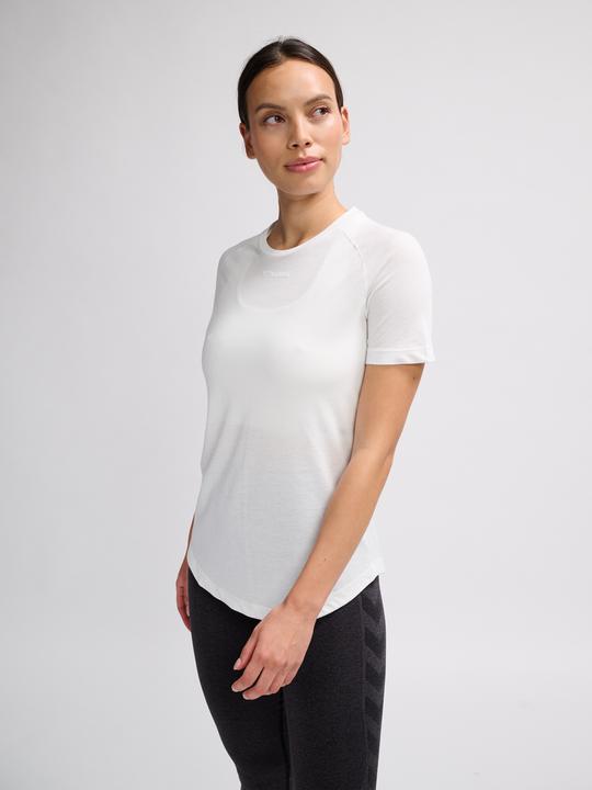 Actual product image hummel Mt Vanja T-Shirt (XS)