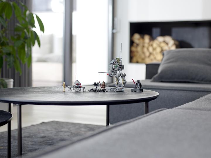 Actual product image LEGO Clone Scout Walker - 20 Years of Star Wars (75261, LEGO Star Wars)