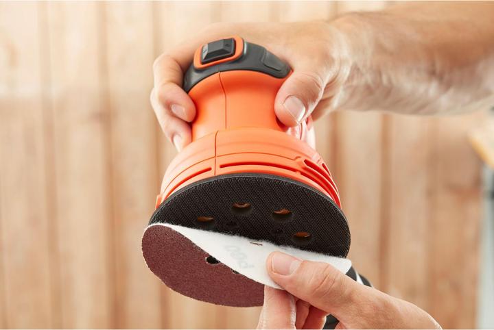 Actual product image Black & Decker BEW210QS (Eccentric grinder, 230 W)