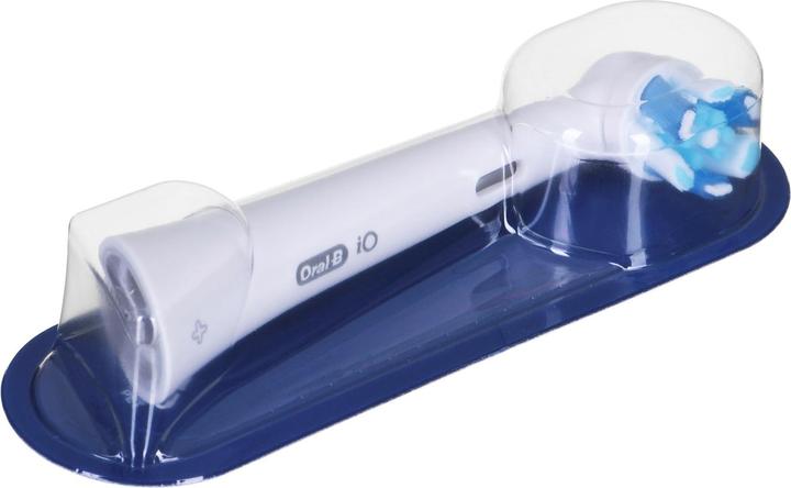 Actual product image Oral-B iO3 (Oscillating toothbrush)