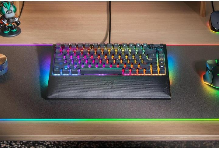 Produktbild Razer BlackWidow V4 (Eng. Int., Kabelgebunden)