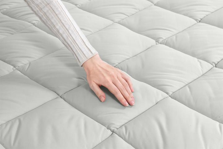 Actual product image Bestway Fortech Duvet Top Airbed Queen Built-in (152 x 203 cm)