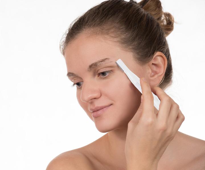 Actual product image Adler AD 2934w eyebrow trimmer
